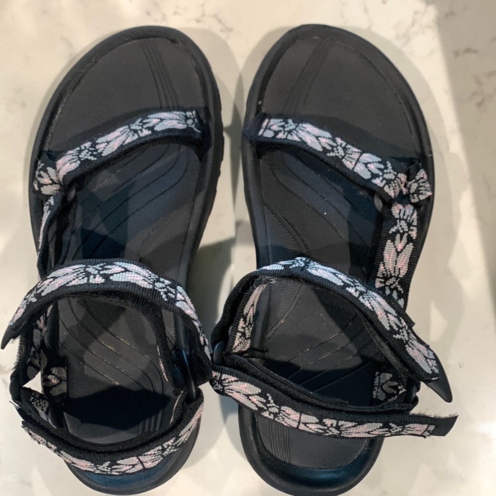 Teva Hurricane 4 sandals